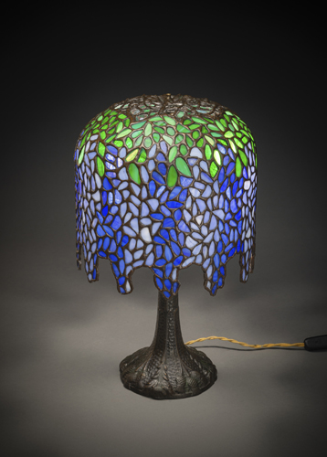 <b>A DECORATIVE LEAD GLASS AND BRONZE TABLE LAMP</b>