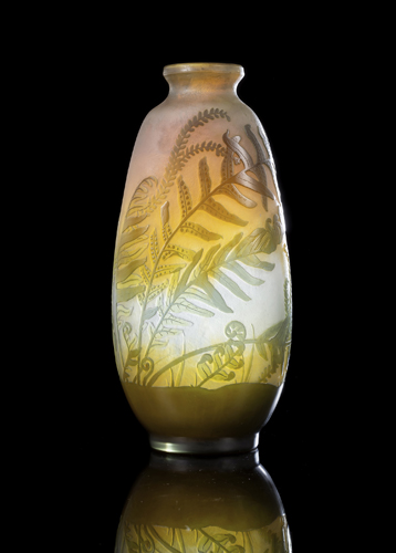 <b>Vase mit Farn-Dekor</b>