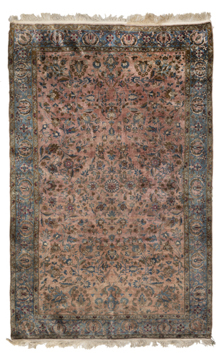 <b>A Kashan silk rug</b>