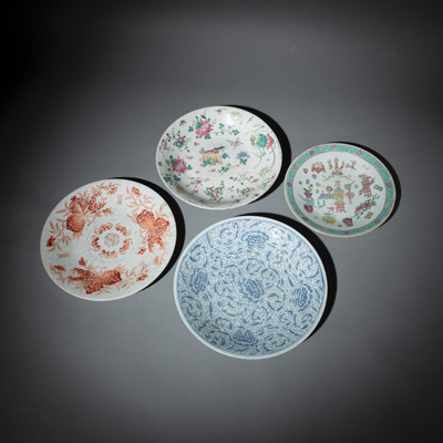<b>FOUR 'FAMILLE ROSE', BLUE AND WHITE, AND IRON-RED ANTIQUTIES, FLOWERS, AND PEACHES PORCELAIN PLATES</b>