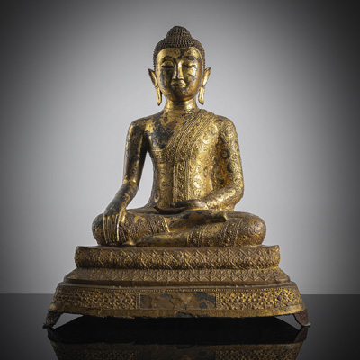 <b>Gold, rot und schwarz lackierte Bronze des Buddha Shakyamuni</b>