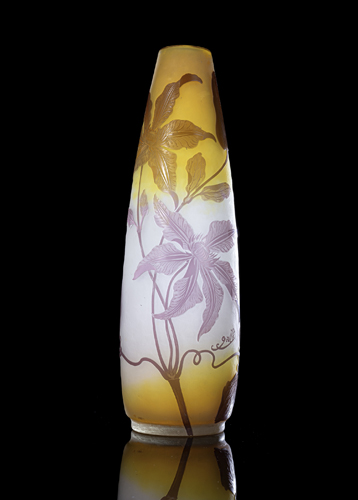 <b>Große Vase mit Blumendekor</b>