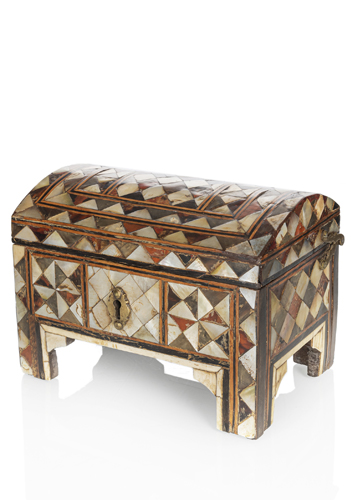 <b>A SOUTH EUROPEAN SATINWOOD, MOTHER OF PEARL AND TORTOISESHELL CASKET</b>