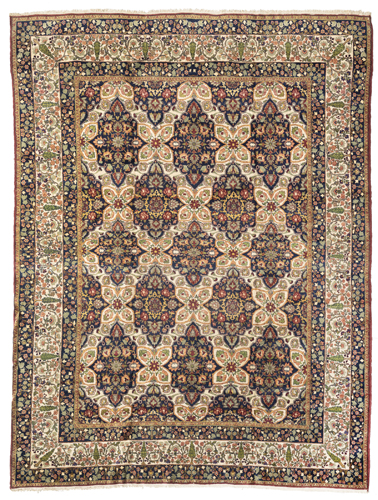 <b>An attractive Kirman carpet.</b>