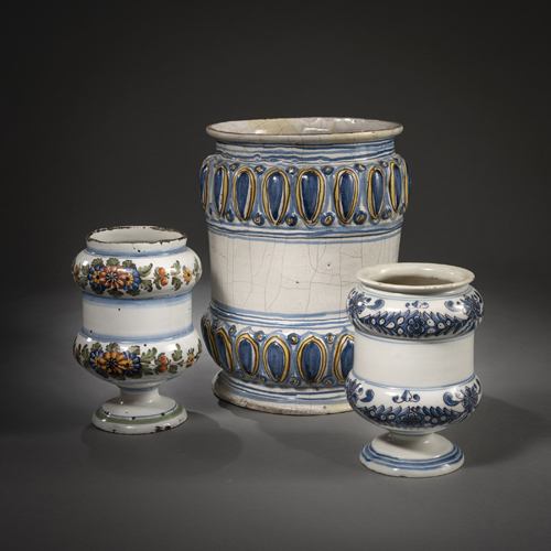 <b>A LARGE ALBERELLO AND TWO PHARMACY JARS</b>