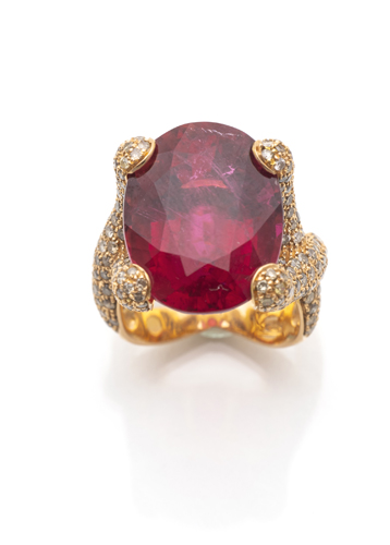 <b>An extravagant large rubellite diamond ring</b>