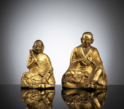 <b>Zwei feuervergoldete Bronzen von Panthaka und Nagasena</b>