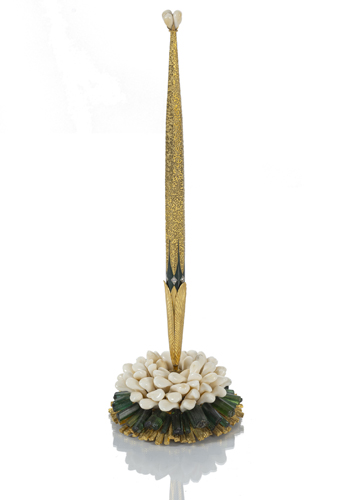 <b>A FINE GOLD AND ENAMEL BALL PEN WITH STAND</b>