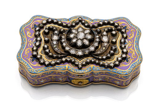 <b>A GOLD AND ENAMEL SNUFF BOX WITH DIAMONDS</b>