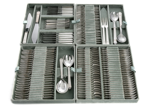 <b>Numerous sterling silver cutlery service 
