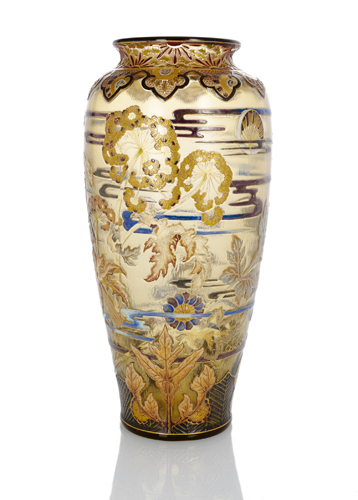 <b>Große Vase aus Rauchglas mit Emailledekor</b>
