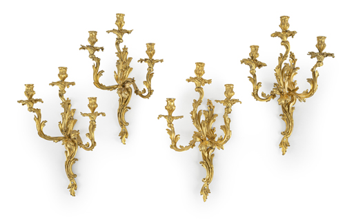 <b>Folge von vier seltenen Louis XV Wandappliken aus Bronze</b>