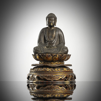 <b>Bronze des Amida auf einem Lotusstand aus Holz</b>