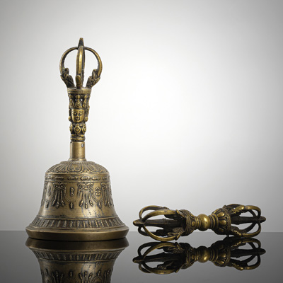 <b>Glocke mit Griff aus zweifarbiger Bronze, 'Ghanta' und Vajra</b>