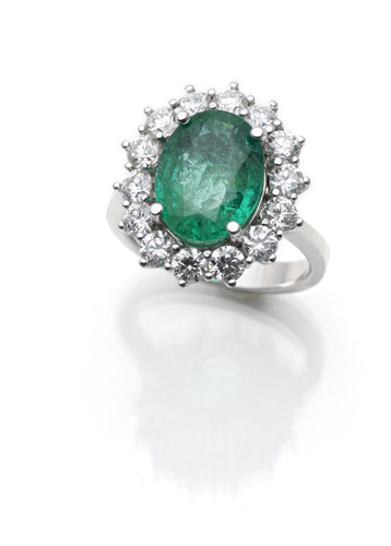 <b>An emerald and  diamond ring</b>