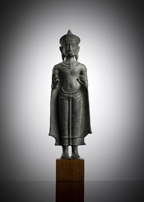 <b>Bronze des stehenden Buddha auf einem Holzstand</b>