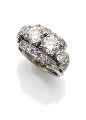 <b>Vintage Diamond ring</b>