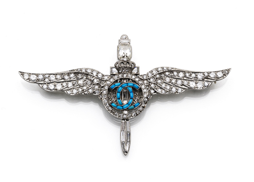 <b>Art Deco Ordensbrosche in Form eines Adlers mit Monogramm CC</b>