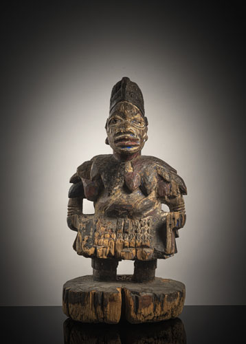<b>A rare carved wood altar figure</b> <b>A rare carved wood altar figure</b>