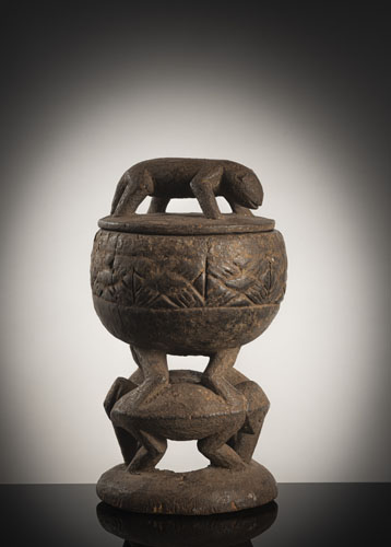 <b>A rare ceremonial wood vesse and with cover</b> <b>A rare ceremonial wood vesse and with cover</b>