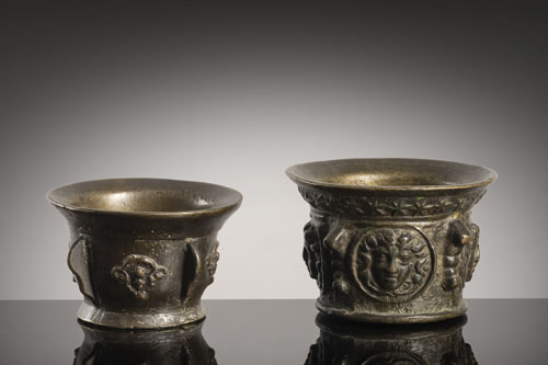 <b>TWO SPANISH OR FRENCH RENAISSANCE BRONZE MORTARS</b> <b>TWO SPANISH OR FRENCH RENAISSANCE BRONZE MORTARS</b>
